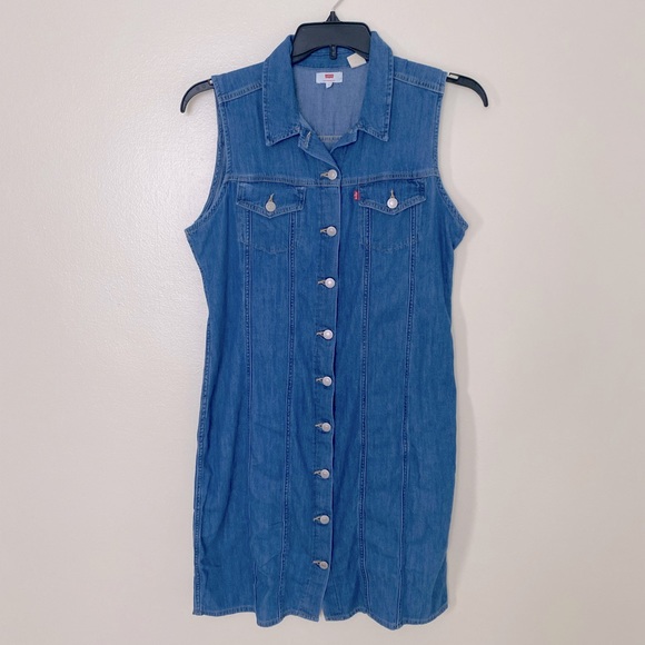 Dresses & Skirts - Levi’s women’s denim dress blue size L